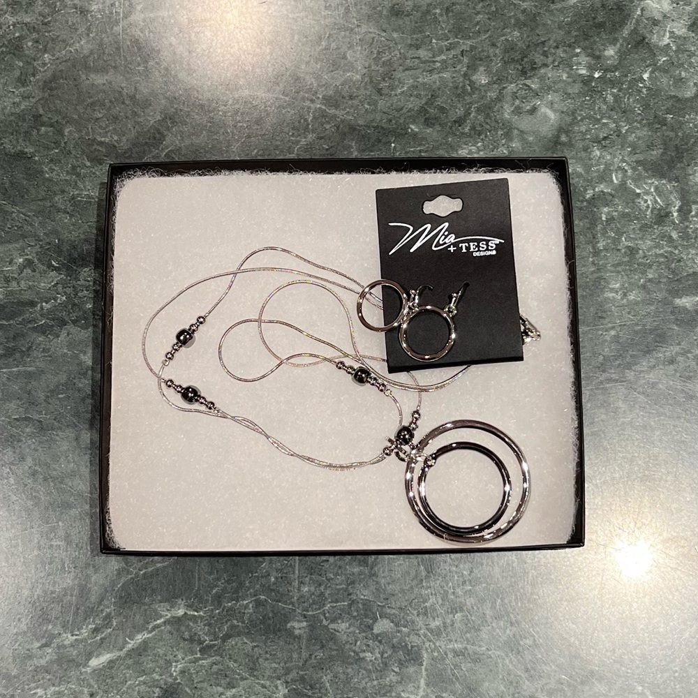 NWT Mia + Tess Designs Hoop Earrings and Necklace Duo